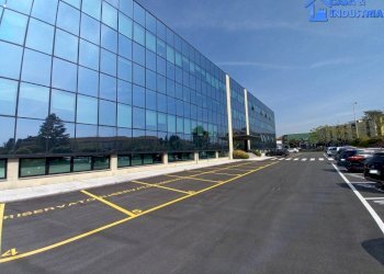 Facciata - Ufficio via Luciano Manara, 2, Limbiate - foto 1