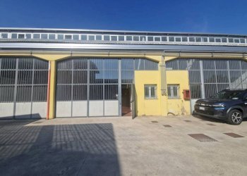 Facciata - Shed via Milano, 7, Cornaredo - photo 1