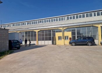 Facciata - Shed via Milano, 7, Cornaredo - photo 2