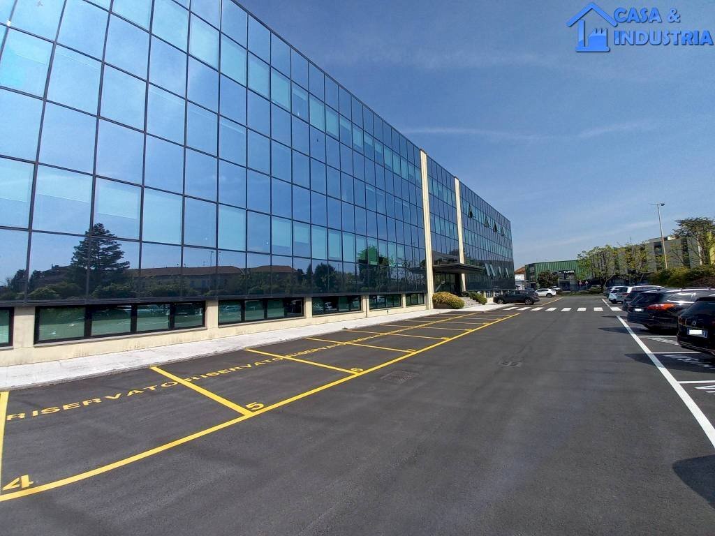 Facciata - Ufficio via Luciano Manara, 2, Limbiate - foto 2