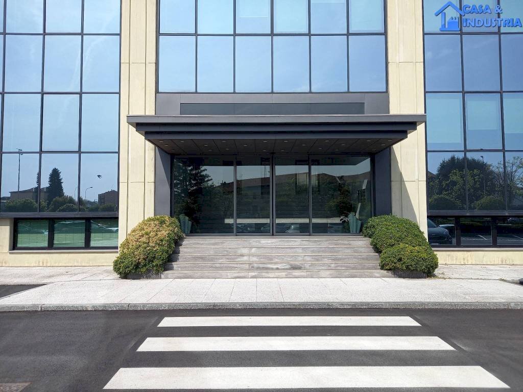 Facciata - Ufficio via Luciano Manara, 2, Limbiate - foto 3