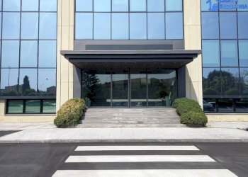 Facciata - Ufficio via Luciano Manara, 2, Limbiate - foto 3