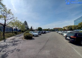 Posto macchina - Ufficio via Luciano Manara, 2, Limbiate - foto 17