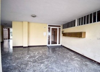 Interno palazzo - Three-room apartment via Martiri della Libertà, 320, Cossato - photo 3