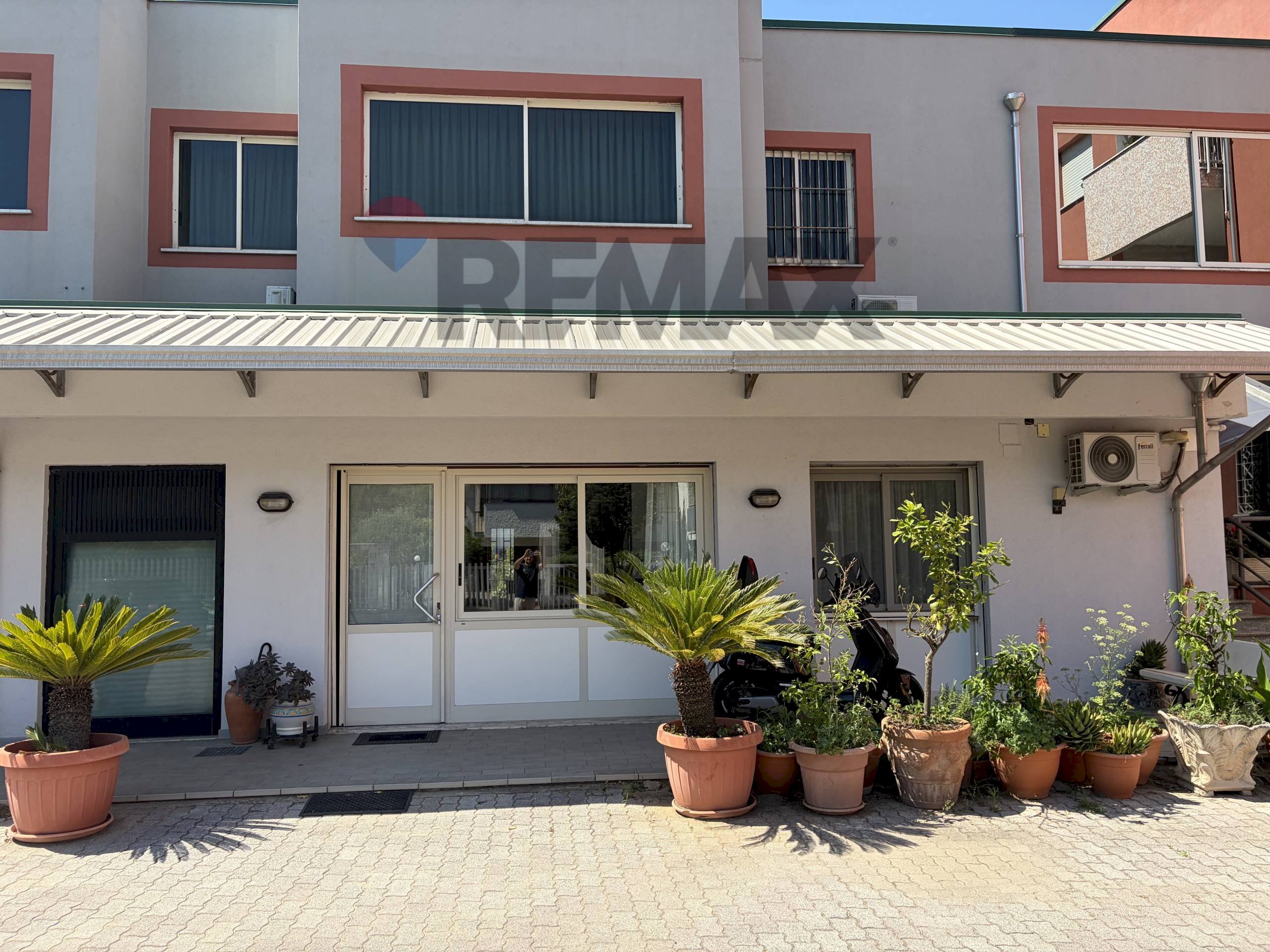 Casa all\'aperto - Magazzino Via Giorgio de Chirico trav 6
 
13, Rende - foto 1