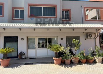 Casa all\'aperto - Magazzino Via Giorgio de Chirico trav 6
 
13, Rende - foto 1