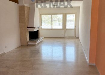 Stanza vuota - Magazzino Via Giorgio de Chirico trav 6
 
13, Rende - foto 3