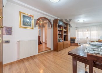 Sala da pranzo - Quadrilocale Via Martiri Di Belfiore
70, Marino - foto 4