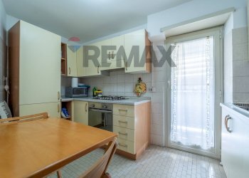 Cucina - Quadrilocale Via Martiri Di Belfiore
70, Marino - foto 5