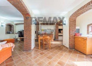 Sala da pranzo - Quadrilocale Via Martiri Di Belfiore
70, Marino - foto 39