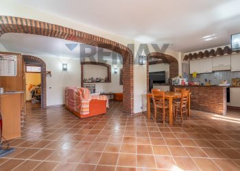 Sala da pranzo - Quadrilocale Via Martiri Di Belfiore
70, Marino - foto 40