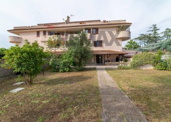 Casa all\'aperto - Terreno non edificabile Via Della Falcognana
61/I, Roma - foto 16