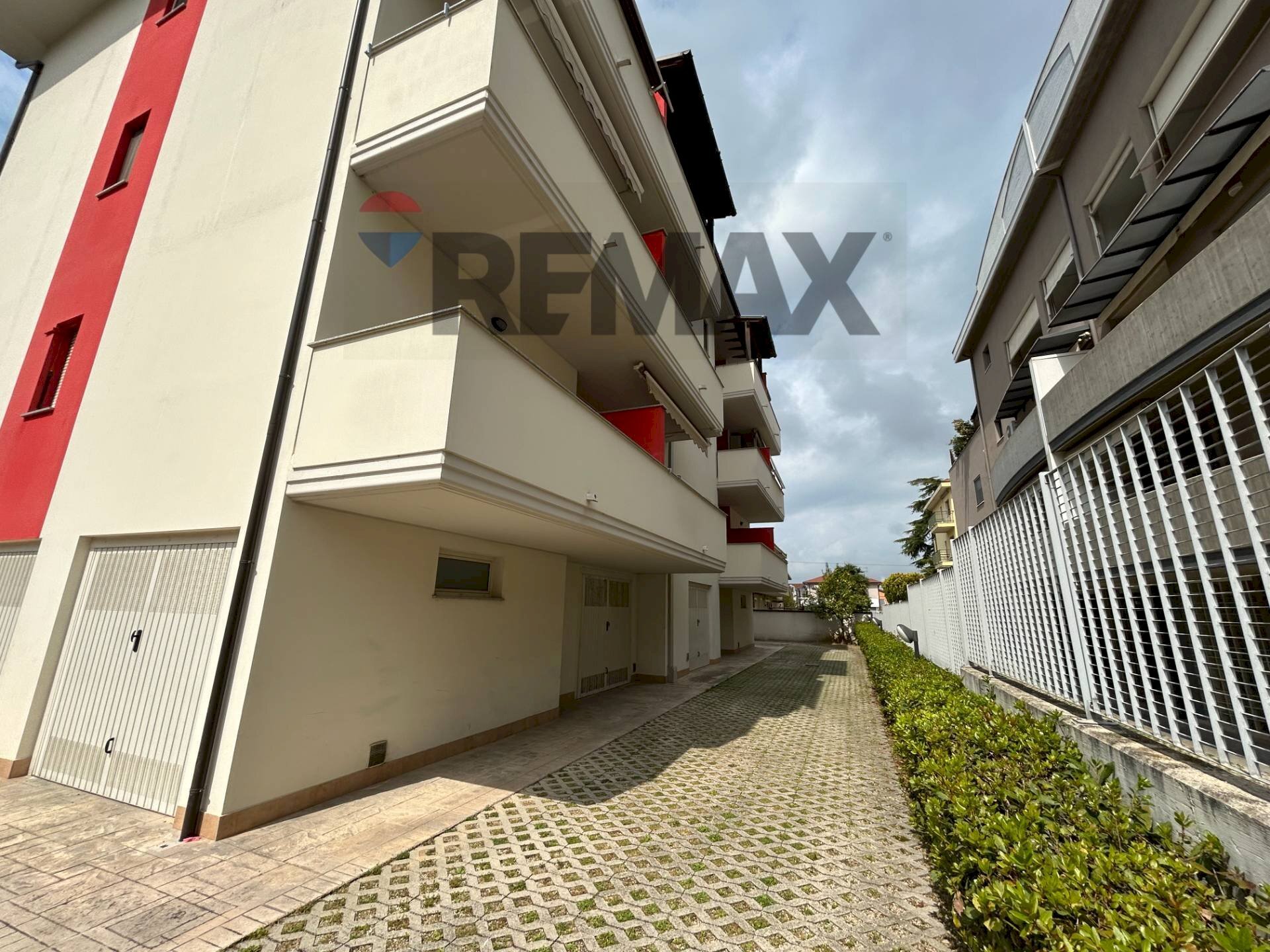 Edificio all\'aperto - Three-room apartment VIA VIENNA
1, San Giovanni Teatino - photo 3