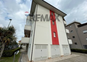 Edificio all\'aperto - Three-room apartment VIA VIENNA
1, San Giovanni Teatino - photo 2