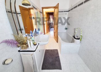 Bagno - Four-room apartment VIA OTTAVIANO
16, San Giovanni Teatino - photo 15