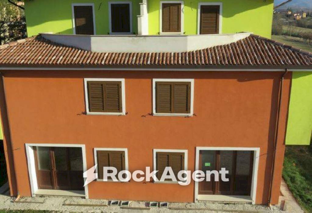 Facciata - Villa via San Dorotea, Scoppito - foto 2