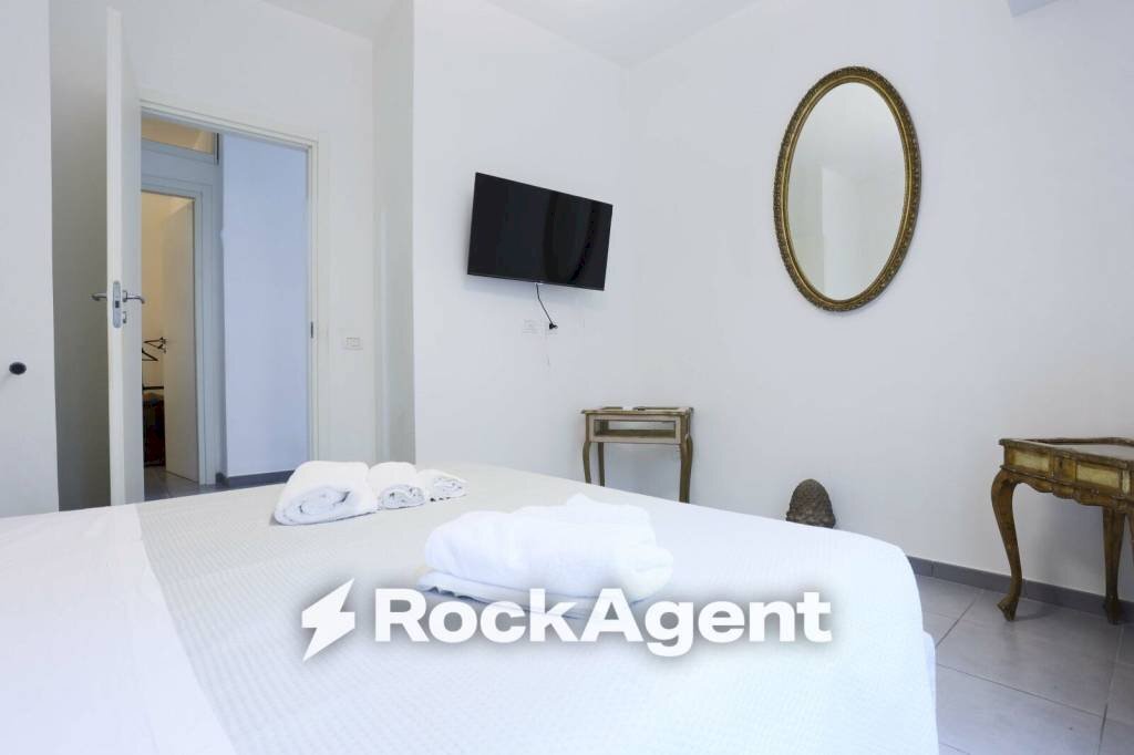 Camera da letto - Quadrilocale vico San Maria Ad Agnone, 18, Napoli - foto 2