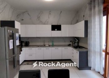 Cucina - Appartamento via Pezzi, 25, Capriate San Gervasio - foto 4