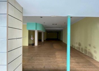 Interno non residenziale - Negozio via Giacomo Matteotti, 10, Vaprio d'Adda - foto 6