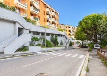 Zona - Box viale Villa Gavotti, 116, Genova (zona Pegli) - foto 17