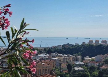 Vista - Three-room apartment via Sottomonte, 9, Trieste - photo 1