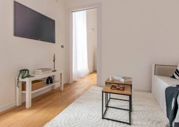Camera da letto - Three-room apartment via Sottomonte, 9, Trieste - photo 16