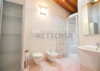 bagno - Appartamento via Camillo Benso Conte di Cavour 16, Cornedo Vicentino - foto 9