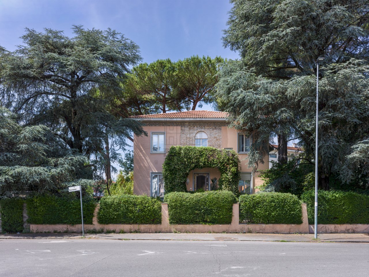 vendesi villa con giardino luccaid-1 - Villa Via Castruccio Buonamici, Lucca - foto 1