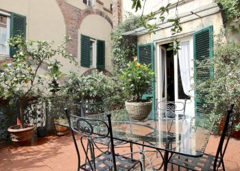 vendesi appartamento con terrazza lucca centro IMG - Appartamento Via Buia, Lucca - foto 2