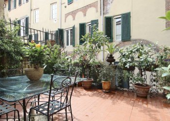 vendesi appartamento con terrazza lucca centro IMG - Appartamento Via Buia, Lucca - foto 3