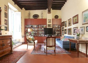 vendesi appartamento con terrazza lucca centro IMG - Appartamento Via Buia, Lucca - foto 4