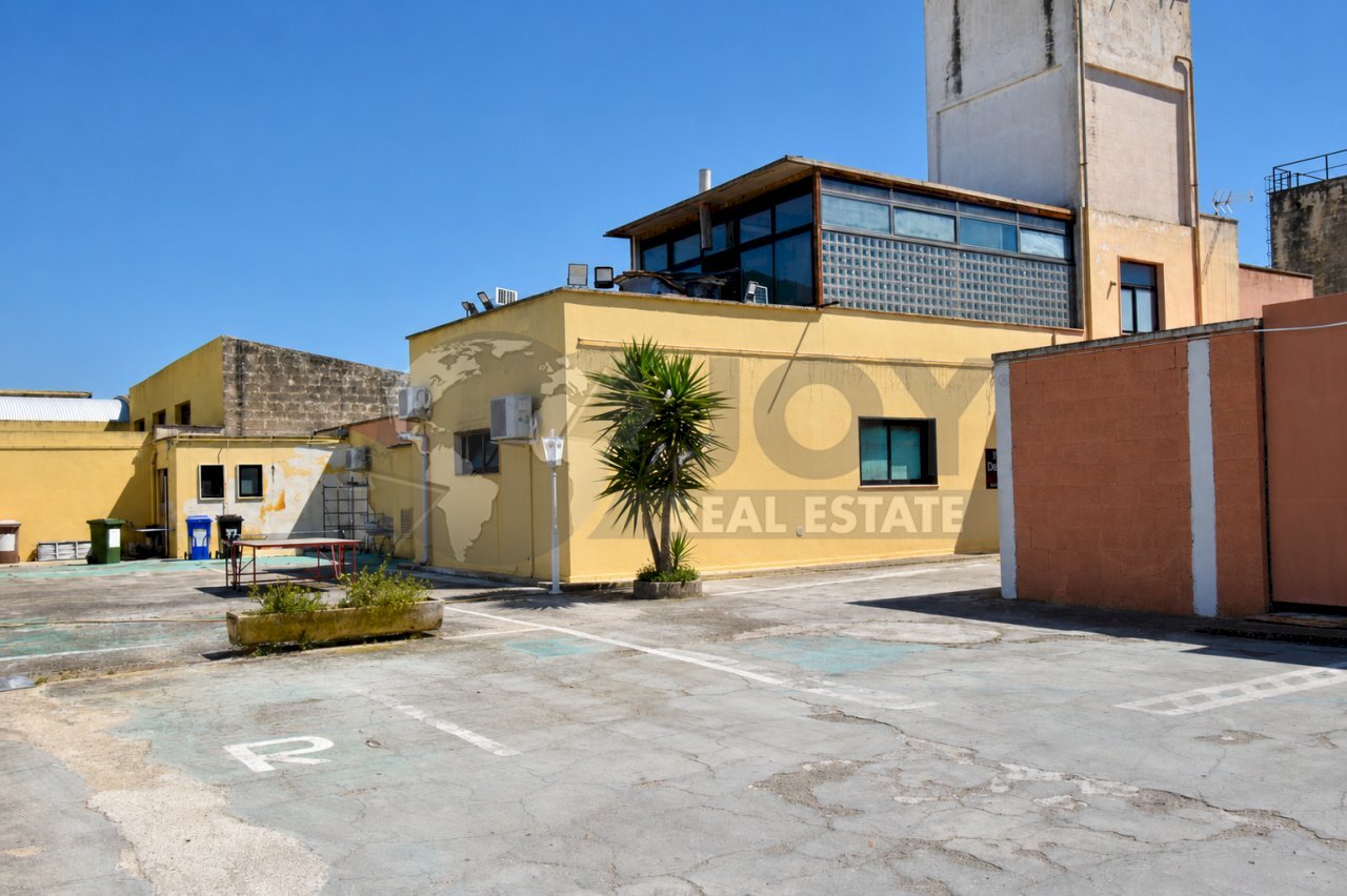 1 - Capannone Via Catanzaro 4, Lecce - foto 1