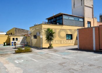 1 - Capannone Via Catanzaro 4, Lecce - foto 1