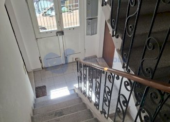 ingresso stabile - Trilocale Bologna (zona Saragozza) - foto 1