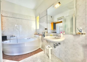 bagno - Villa Strada San Bartolomeo 300, Sanremo - photo 23