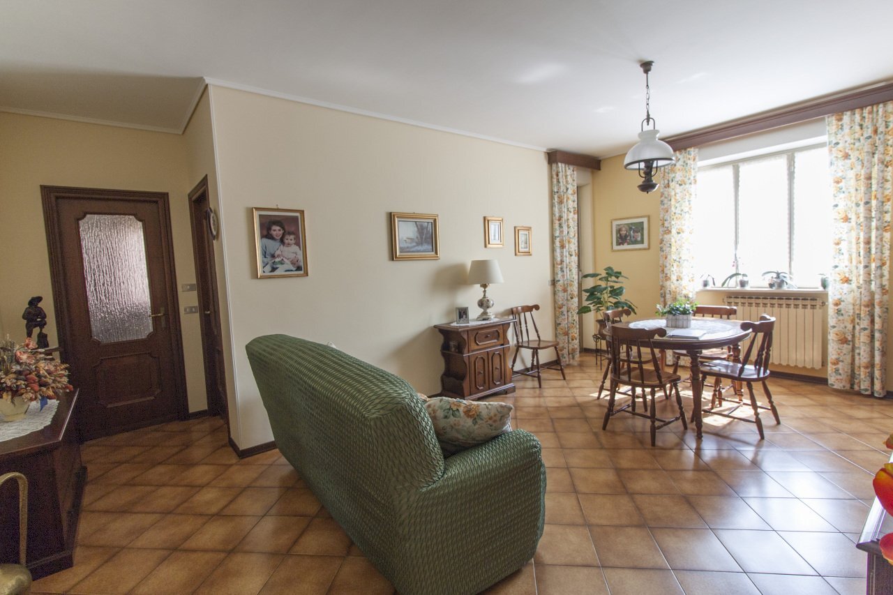 Soggiorno - Four-room apartment Via Don Oreste Benzi 6, Narzole - photo 3