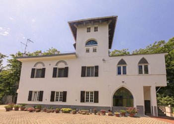 esterno villa - Casa indipendente Via alle Scuole di San Biagio 10, Genova (zona Pontedecimo) - foto 1