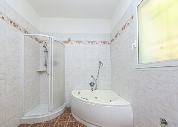 bagno pt - Casa indipendente Via alle Scuole di San Biagio 10, Genova (zona Pontedecimo) - foto 12
