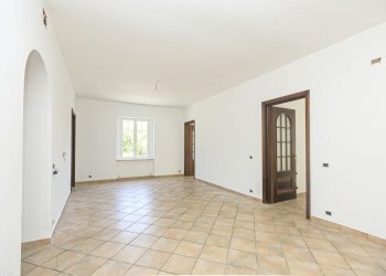 sala da pranzo con angolo cottura pt - Casa indipendente Via alle Scuole di San Biagio 10, Genova (zona Pontedecimo) - foto 14
