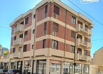 Negozio Salbertrand, 69, Torino (zona Parella) - foto 1