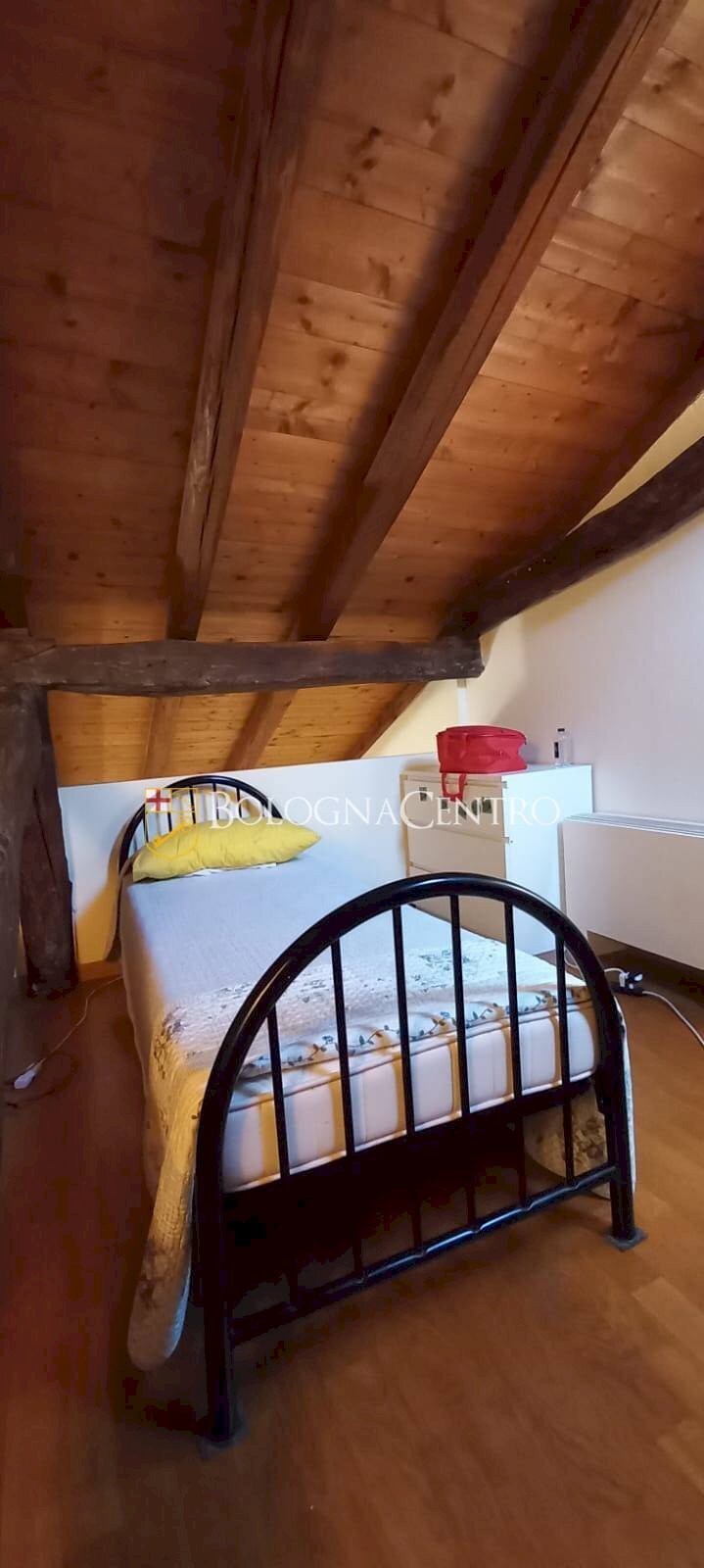 Porzione di casa Bologna (zona Centro Storico) - foto 1