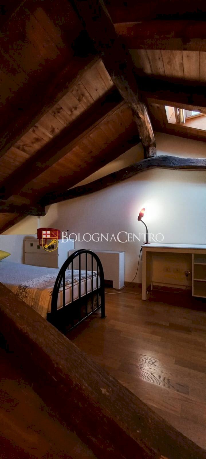 Porzione di casa Bologna (zona Centro Storico) - foto 3