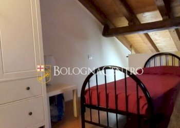 Porzione di casa Bologna (zona Centro Storico) - foto 2