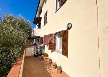 Three-room apartment Strada Vicinale del Colle, Imperia - photo 4