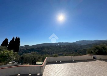 Three-room apartment Strada Vicinale del Colle, Imperia - photo 13