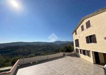 Three-room apartment Strada Vicinale del Colle, Imperia - photo 15
