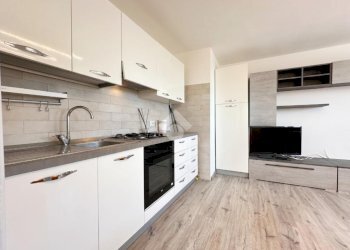 Three-room apartment Strada Vicinale del Colle, Imperia - photo 17