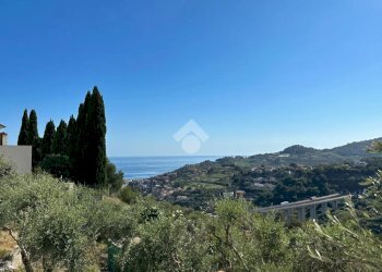 Three-room apartment Strada Vicinale del Colle, Imperia - photo 38
