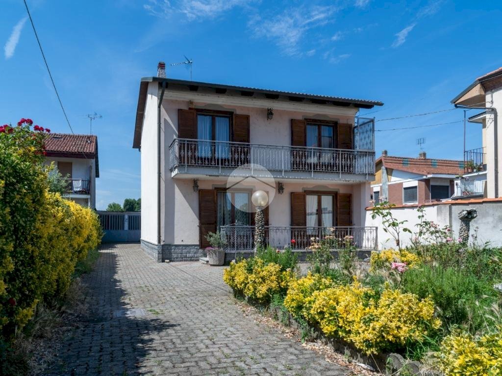 Independent house Corso Galileo Ferraris, Chivasso - photo 1