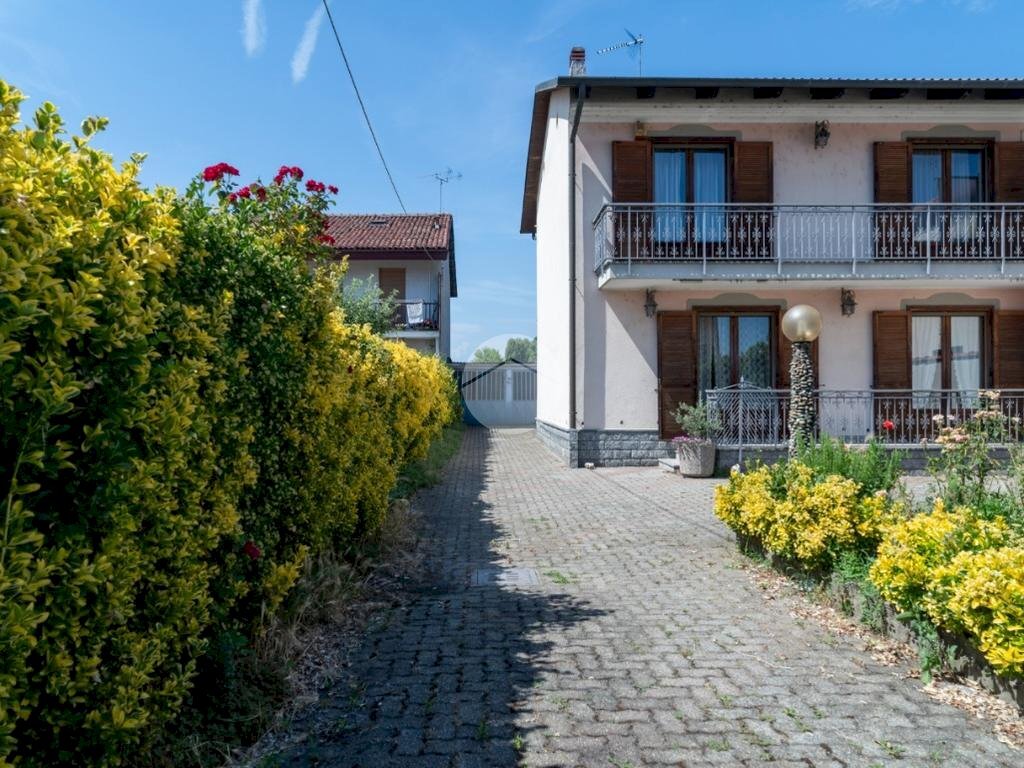 Independent house Corso Galileo Ferraris, Chivasso - photo 2